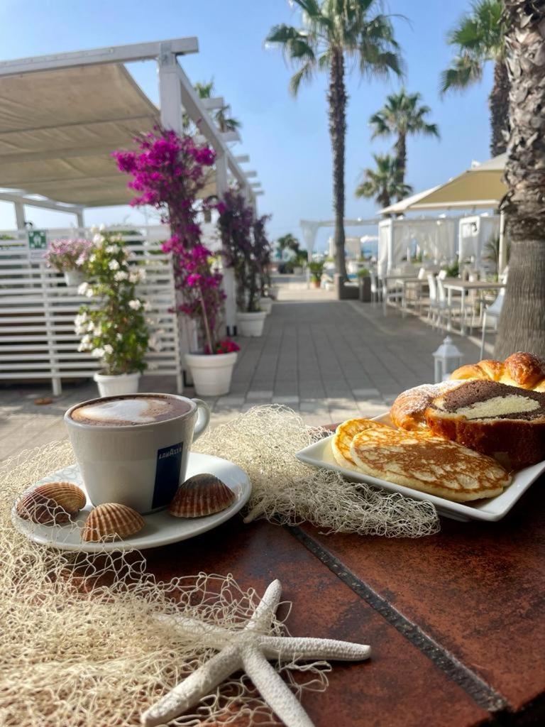Hotel Mediterraneo Lido di Latina Luaran gambar